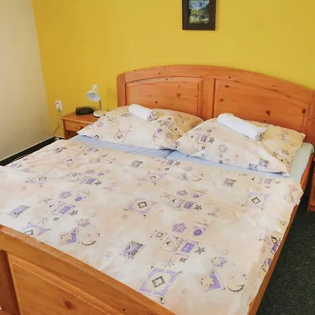 דירה Four Bedroom In *